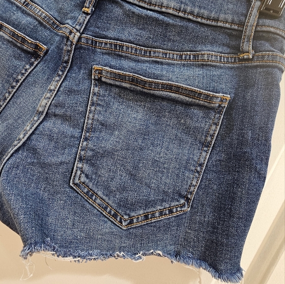 Gap Denim Cutoff Women Shorts - Picture 7 of 13